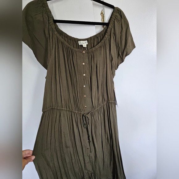NWT plus size women's Olive green high low dress size 3x - Picture 3 of 5